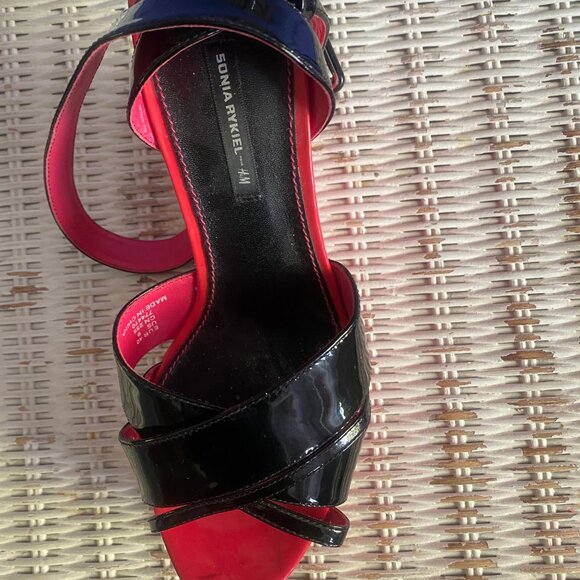 Outrageous Sonya Rykiel for H & M; patent wedgies - Picture 5 of 8